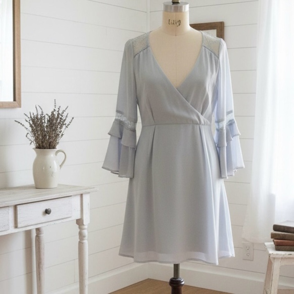Black Swan| Light Blue Long Bell Sleeve V-Neck Mini Dress with Lace Sz XS